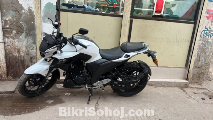 Yamaha FZ 25